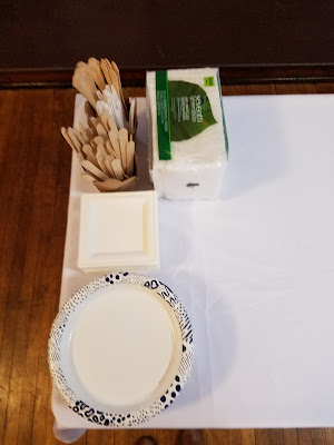 eco-friendly green paper plates recycled napkins wood cutlery