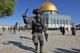 Over 150 Palestinians Hurt In Clashes With Israeli Police At Popular Jerusalem Mosque