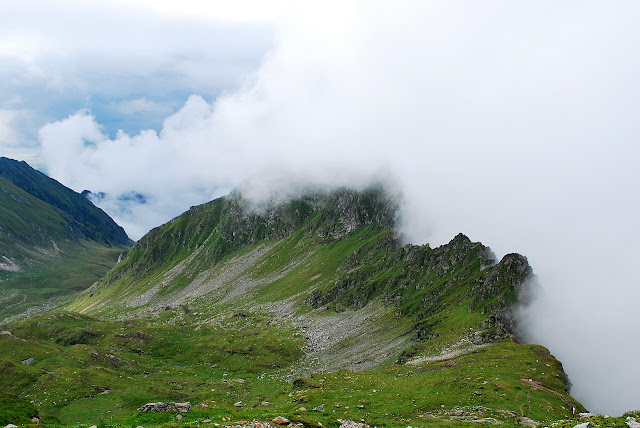 Between clouds transfagarasan