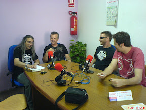 Momento de la entrevista a Albertencia en Radio San Miguel