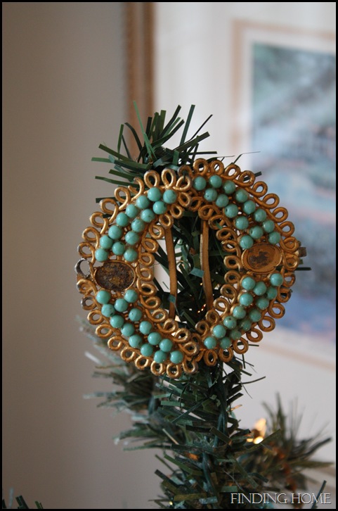 Nativity, vignettes, trees 066