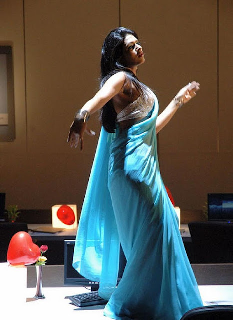 Actress Shraddha Das Unseen Navel Show in Blue Saree