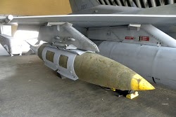 Οι ΗΠΑ οπλίζουν την  Πολεμική Αεροπορία του Ισραήλ, έναν βασικό σύμμαχό τους στη Μέση Ανατολή, με 3.000 έξυπνες βόμβες- μέρος της δωρεάν στρ...