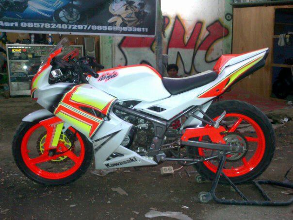 GALLERY MOTOR  SPORT MODIFIKASI Kawasaki Ninja  RR  warna  Putih  