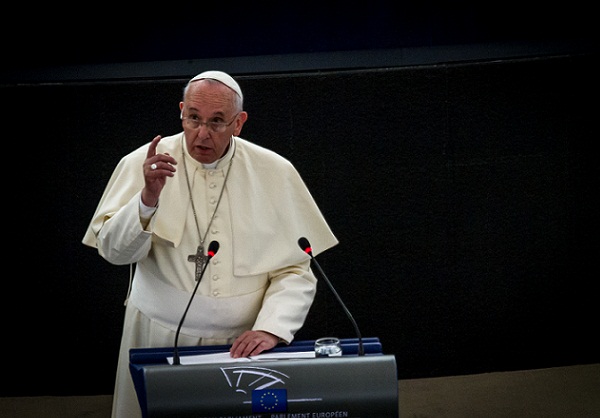 Vaticano declara que benção a uniões homoafetivas é ilícita