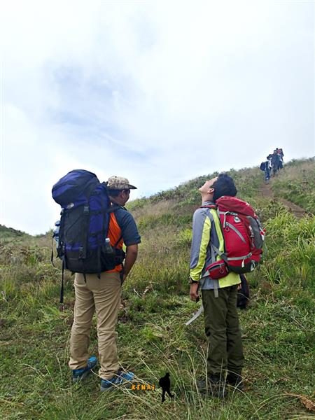 tips mengajak anak mendaki gunung