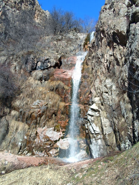 Поход к затерянным водопадам в ущелье Оджук, Варзоб, горы Таджикистана