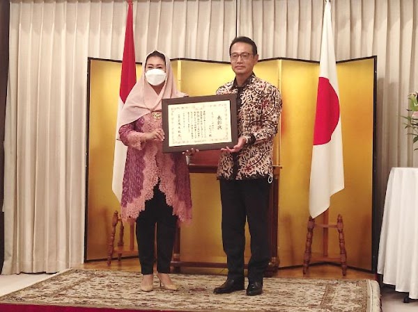 Yenny Wahid Dapat Penghargaan dari Menteri Luar Negeri Jepang