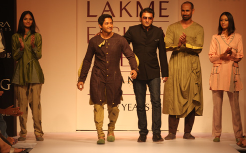 Digvijay Singh Pays Tribute to Mother Earth [men's fashion]