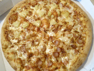 ドミノ・ピザのプレーンピザにダブルチーズをトッピング