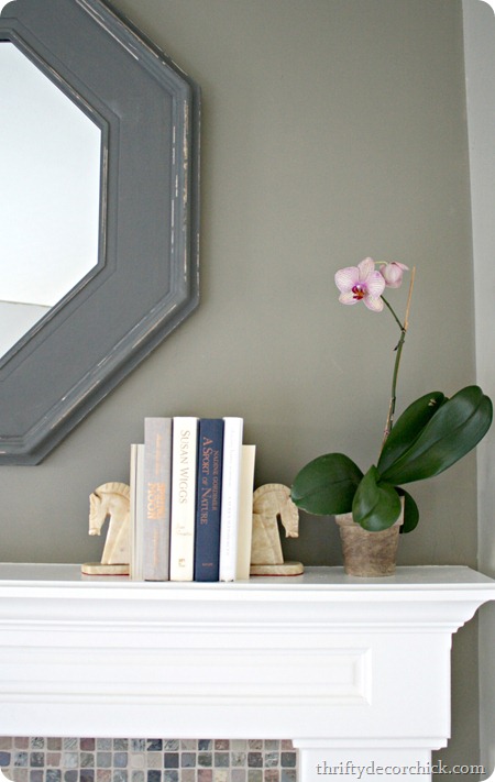 decorating mantel 