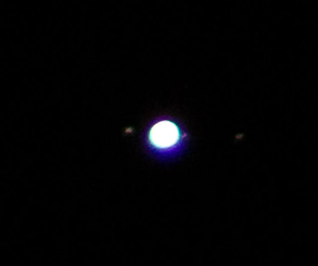 Looking for Jupiter's moons, DSLR, 300mm, 1/8 second (Source: Palmia Observatory)