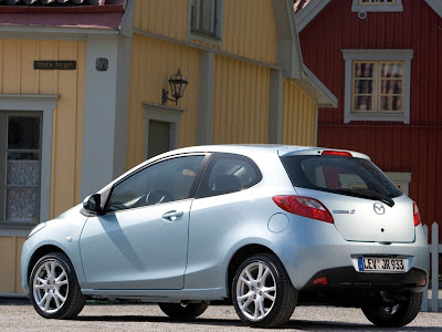 2009 Mazda 2 3-Door rear