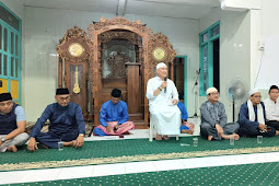 Safari Ramadan di Pulau Tiga, Wabup Natuna Serahkan Bansos untuk Masjid dan Surau