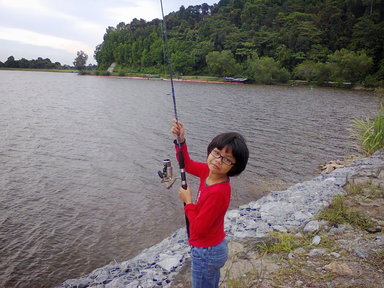 Asam Garam 2 PUTERI: Memancing di Tasik Bukit Merah... Best!!