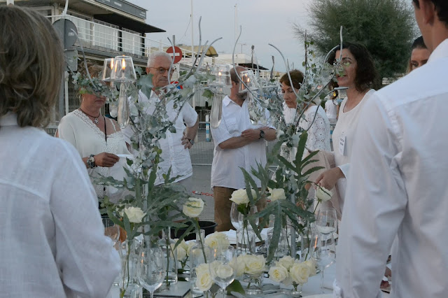 "Sopar en Blanc Mataró"