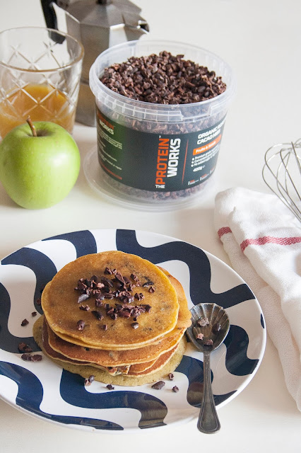 Pancake senza glutine con fave di cacao