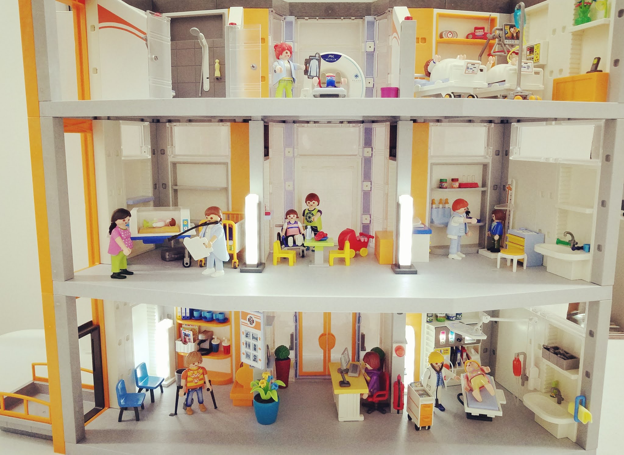 Jane Chérie: A Review of the Playmobil Hospital