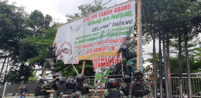 FPI Sebut Jokowi yang Kerahkan TNI untuk Copot Baliho Habib Rizieq