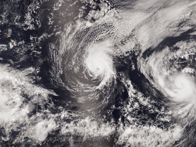 http://tntreview.com/2014/08/08/hawaiis-twin-storms-iselle-and-julio/