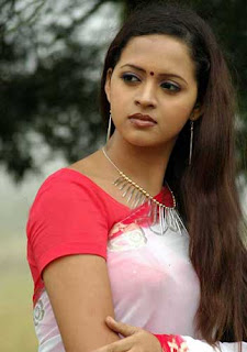 Bhavana Hot saree