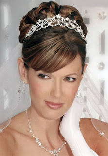 vintage updo wedding hairstyles with veil bride updo wedding hairstyle with tiara veil beautiful wedding own