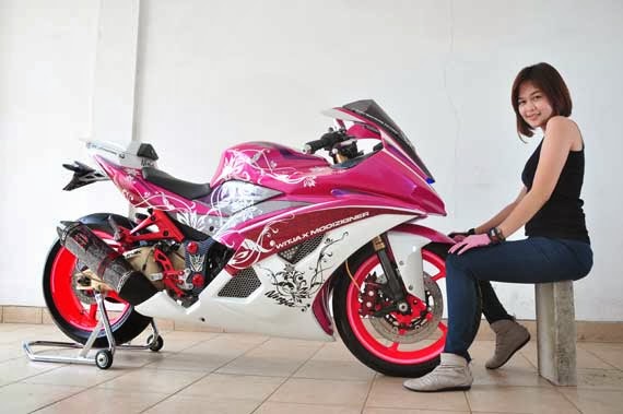 Gambar Modifikasi Kawasaki Ninja 250R Motif Feminim