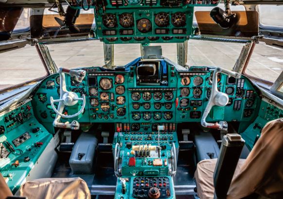 Ilyushin IL-62 cockpit