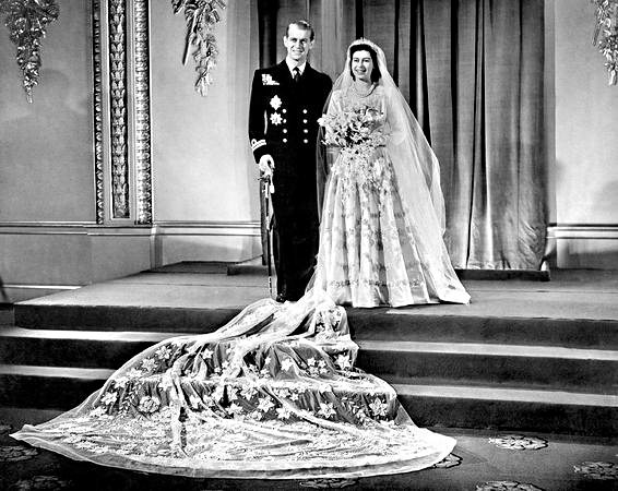 queen elizabeth wedding gown. queen elizabeth wedding