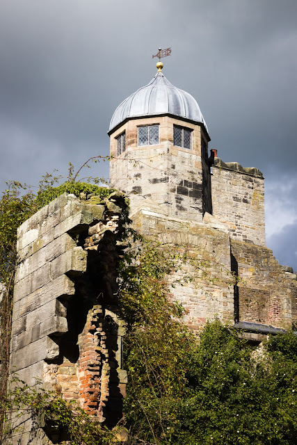 Biddulph Old Hall, ruins, tower, Roaring Meg, English Civil War