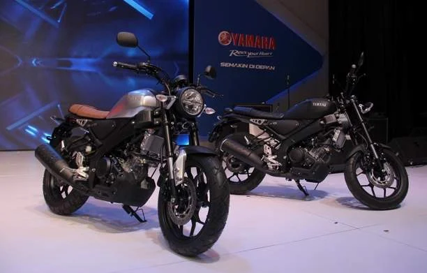 Dua pilihan warna yamaha XSr 155 Indonesia Hitam dan Silver