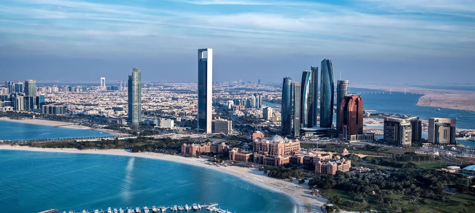  10.1 billion $ in hotel revenues in the UAE in 10 months
