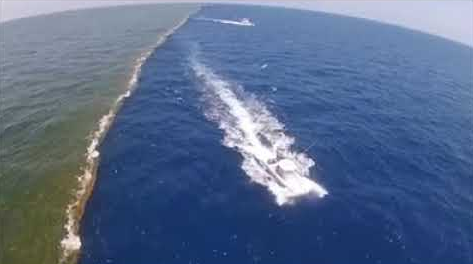 The_Caribbean_Sea_and_the_Atlantic_Ocean