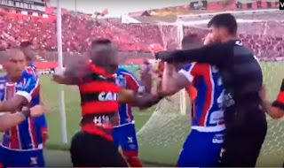 FUTEBOL: Ba-Vi termina em pancadaria,confira o vídeo da briga.