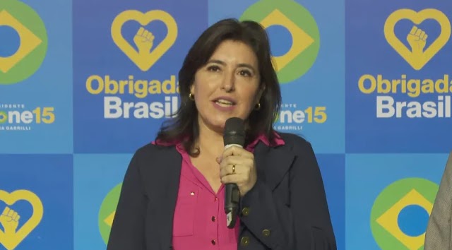 SIMONE TEBET QUE SURPREENDEU FICANDO EM TERCEIRA COLOCADA NAS ELEIÇÕES, DECLARA APOIO A LULA NO SEGUNDO TURNO.