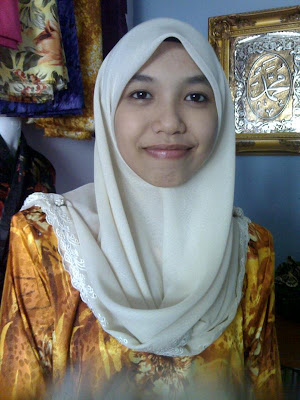 Foto Perempuan  Berjilbab