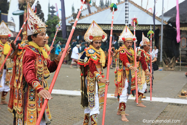 kedasa batur