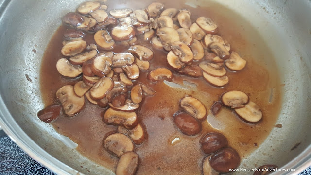 Mushroom sauce for hamburgers