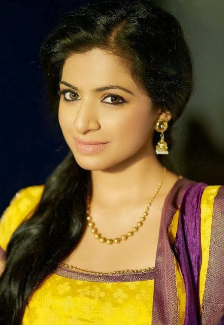 Malayalam Actress Cute Photos For Facebook Profile Post