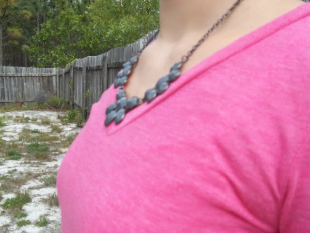  Pink tee, grey necklace, boyfriend jean shorts, black bow sandals outfit casual