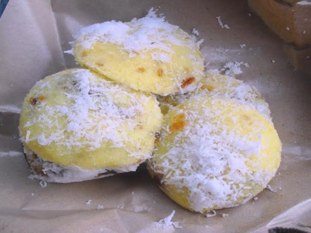 Kuih Putu Halba