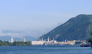 The dam on the Danube; traditional break point