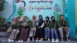 Mahasiswa KKN SDGs UPN “Veteran” Jawa Timur Kelompok 62 Rampungkan Mural Ikonik di Kampung Parikan, Ngagel, Surabaya