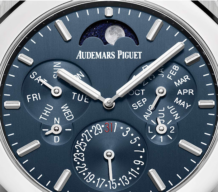 Das Zifferblatt der Audemars Piguet Royal Oak Automatic Perpetual Calendar Ultra-Thin 26586IP