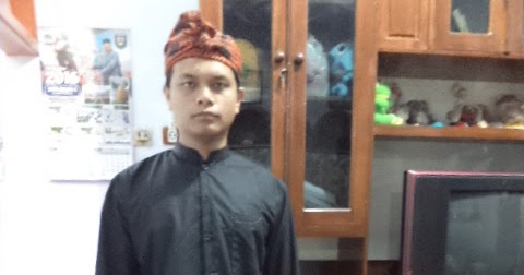  BAJU  ADAT  MALANG MANUSIA BISNIS