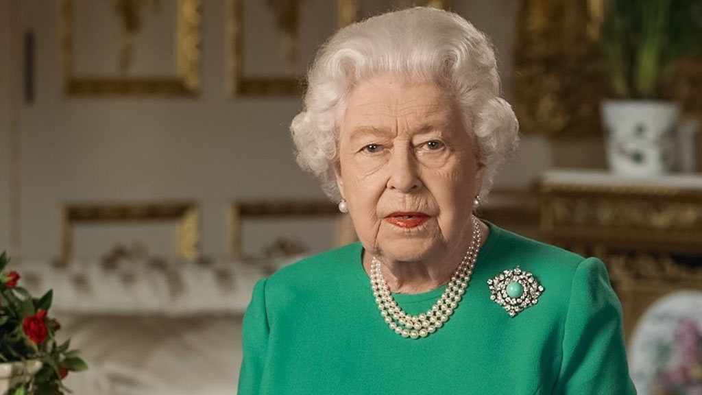Jornal Folha erra ao publicar que Rainha Elizabeth II morreu; entenda