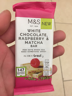 Marks & Spencer White Chocolate, Raspberry & Matcha Bar