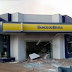 Dois são presos por furtar dinheiro espalhado em explosão de banco - VÍDEO