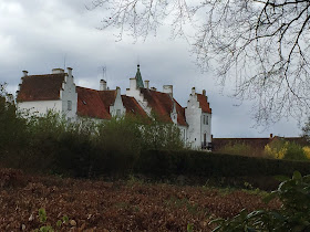 Bosjökloster slott sett från vänster