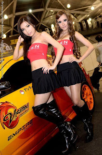 Essanne Yuxuan Singapore Sexy Model Sexy Black Mini Skirt And Hot Red Shirt In Hocen Car Show 34